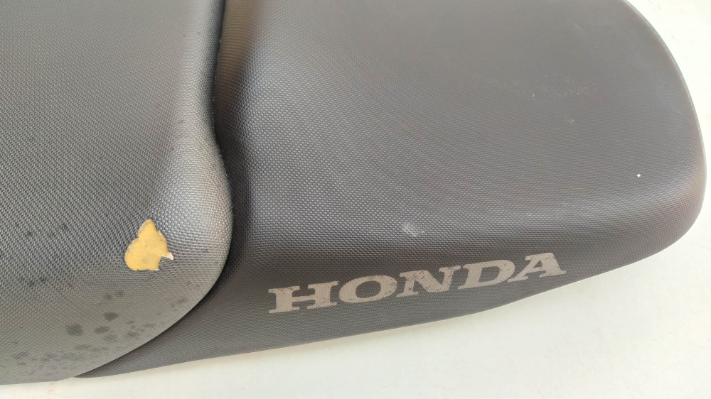 sella usata con macchie leggermente rovinata honda xl100v varadero ´07