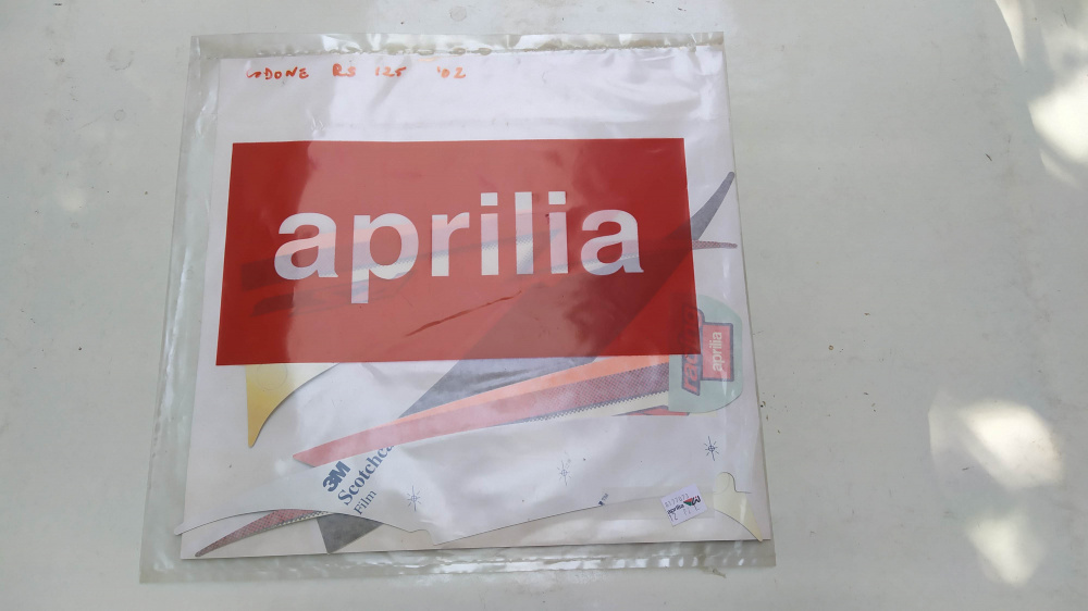 kit adesivi codone aprilia rs 125 ´02