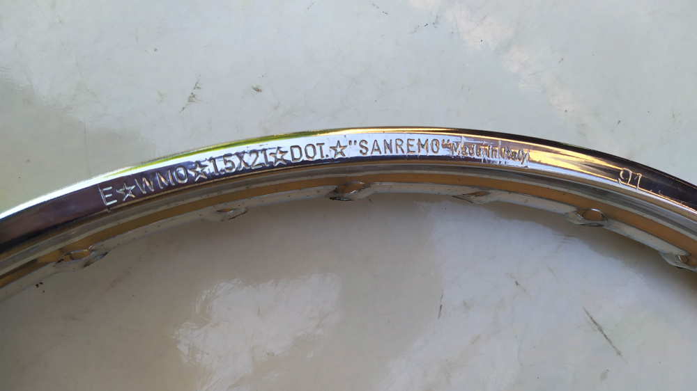 cerchio anteriore cromato aprilia tuareg rally 50 ´92 - 1,5 x 21 dot sanremo