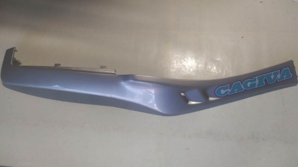 carena laterale inferiore grigia dx cagiva city 50 - la carena ha 2 rotture al centro della fiancata -