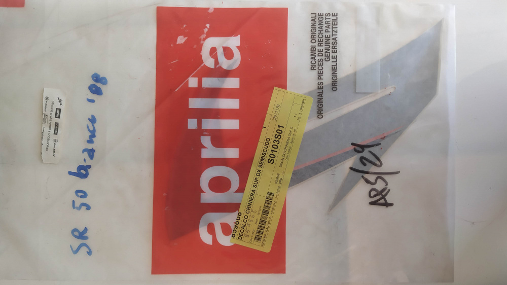 decalco criniera sup dx semiscudo aprilia sr 50 bianco ´08