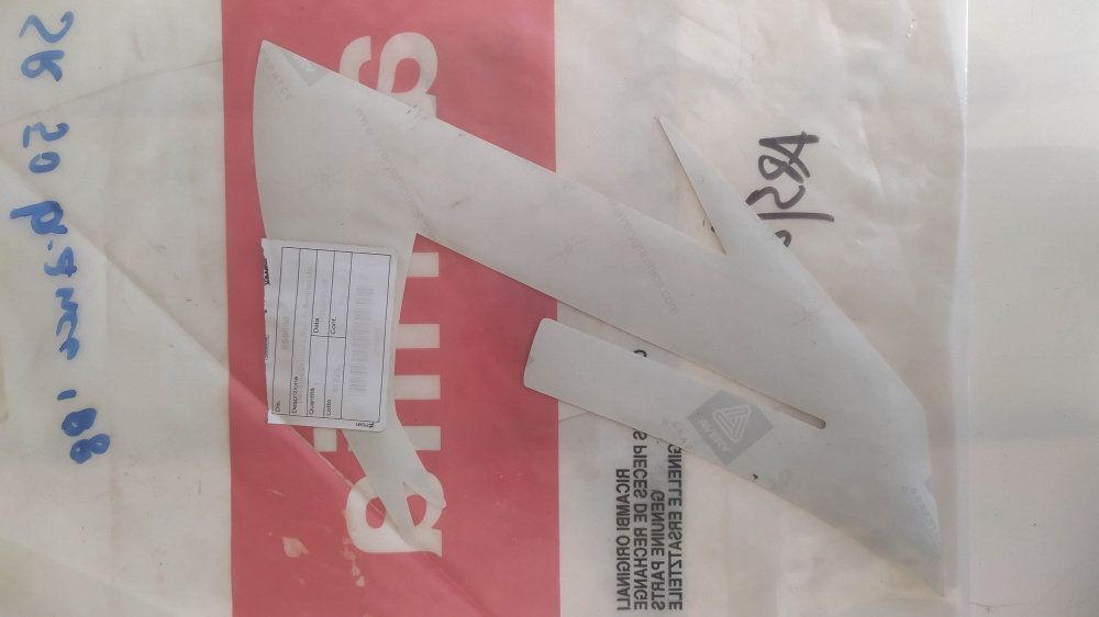 decalco criniera sup dx semiscudo aprilia sr 50 bianco ´08