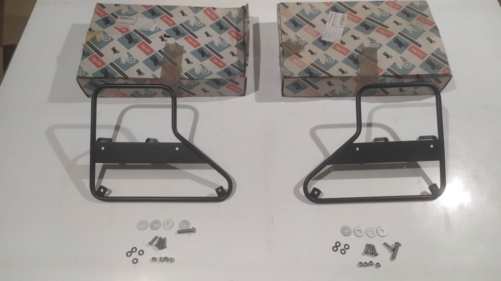 coppia attacchi borse posteriori originali aprilia moto 6.5