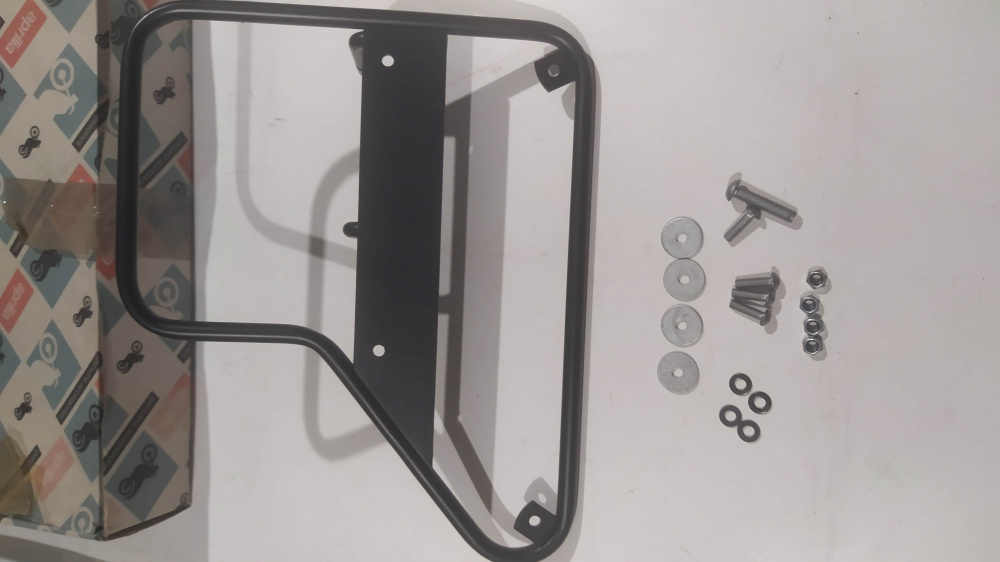coppia attacchi borse posteriori originali aprilia moto 6.5