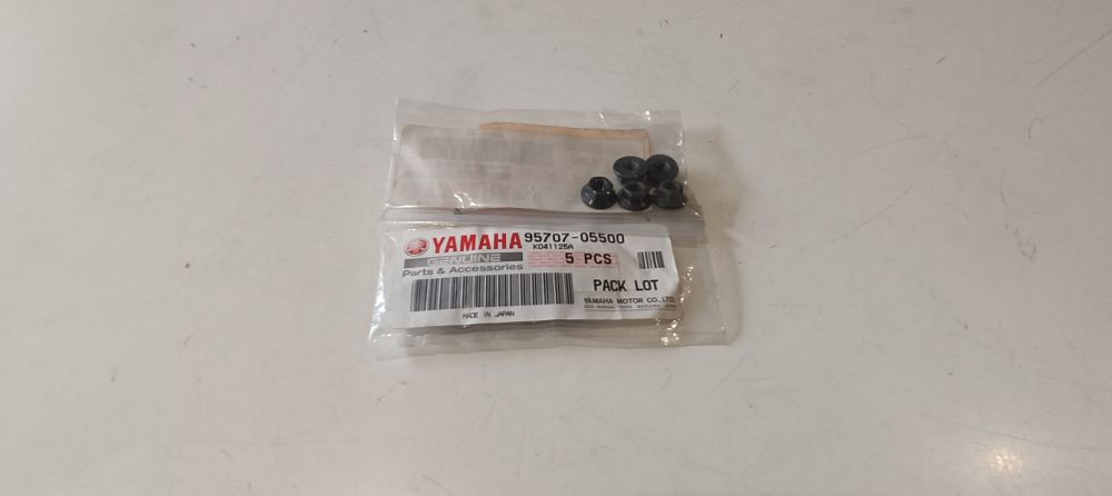 10 dadi originali yamaha vari modelli