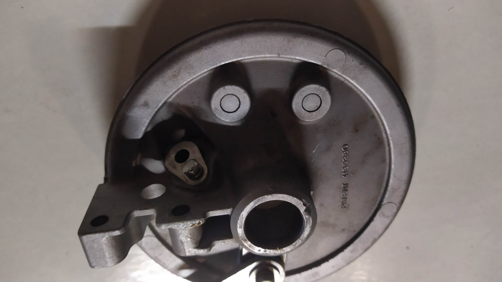 mozzo anteriore originale nuovo piaggio vespa px 200 - t5 ´83 - ´98
