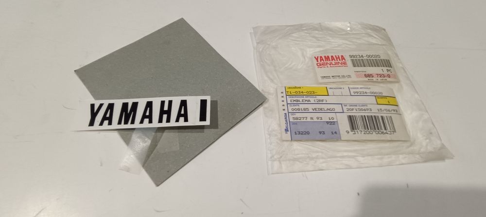 emblema yamaha nero