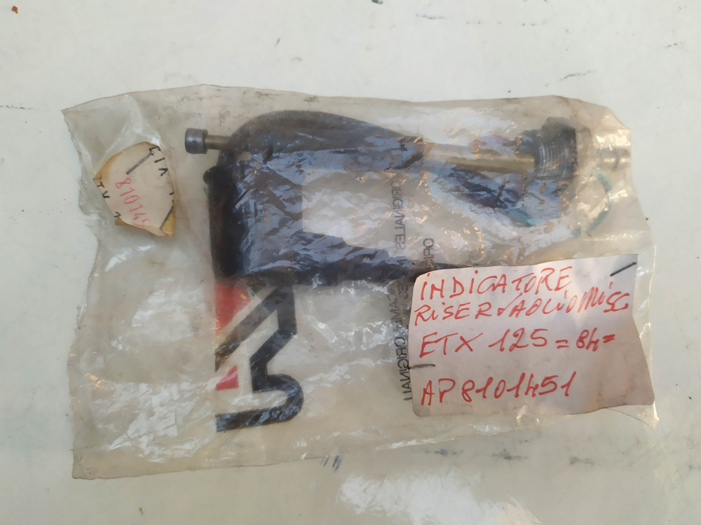 indicatore riserva olio aprilia etx 125 ´84