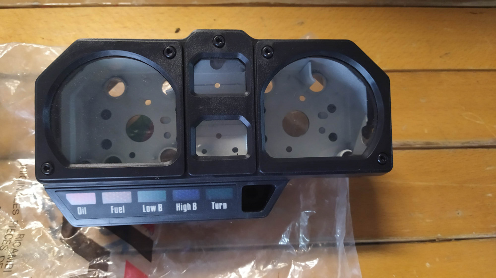 plastica inferiore cruscotto aprilia tuareg 125/350/600