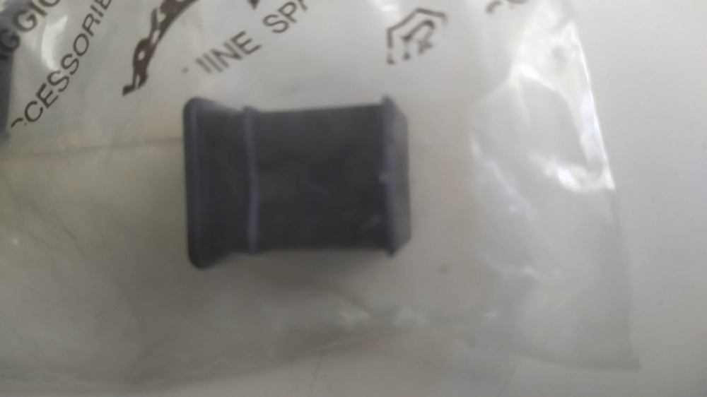 silent-block serbatoio aprilia rs 50 ´06 - ´10