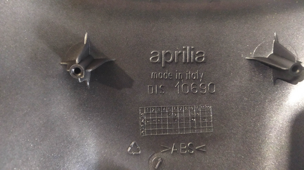 coprimanubrio grigio scuro aprilia scarabeo 50 ´01 - ´06