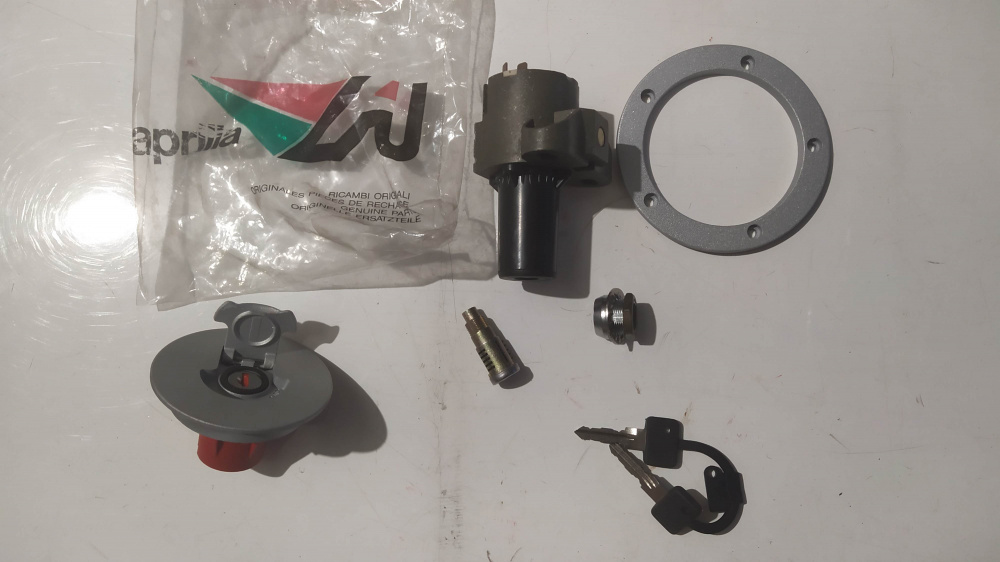 kit serrature aprilia af1 125 ´89
