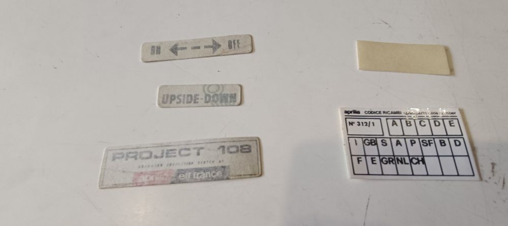 adesivi originali non completi aprilia futura 125 ´90 antracite