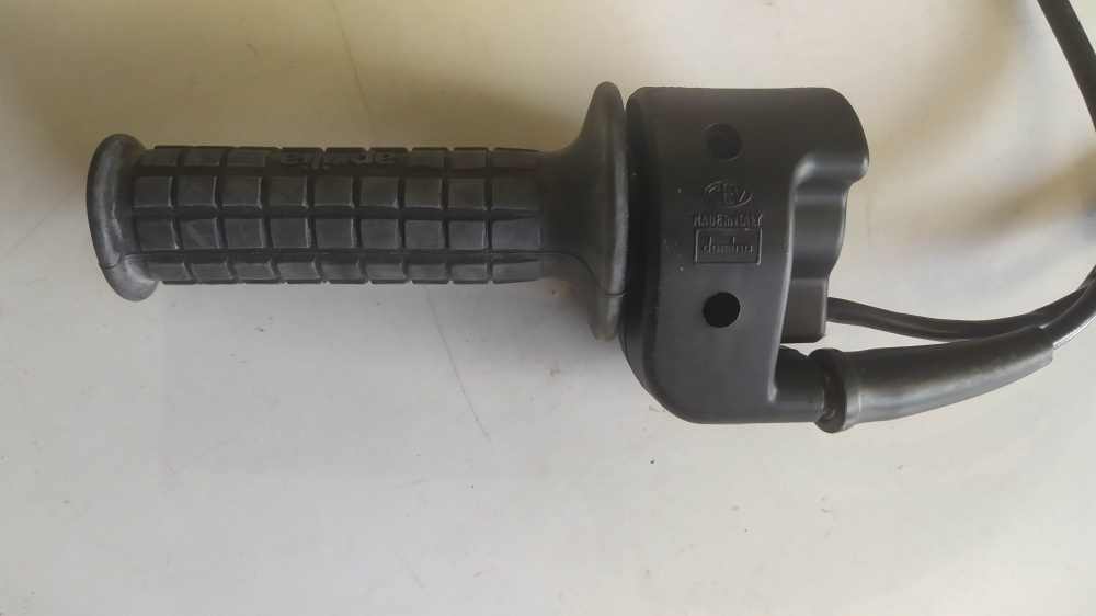 comando gas con cavo manop. aprilia tuareg etx 125 ´86