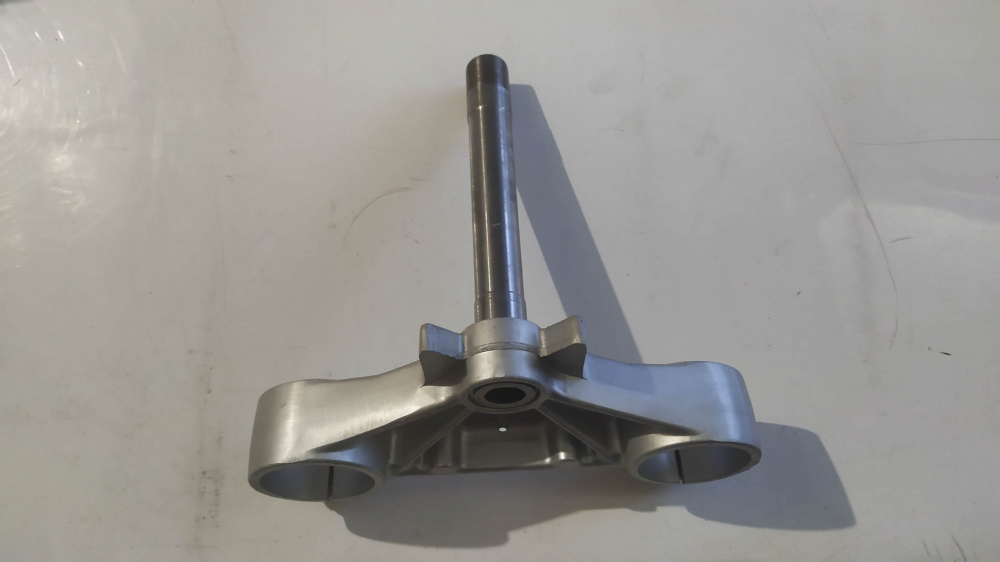 piastra inferiore forcella aprilia 125 europa ´90-´91