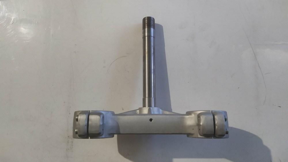 piastra inferiore forcella aprilia 125 europa ´90-´91