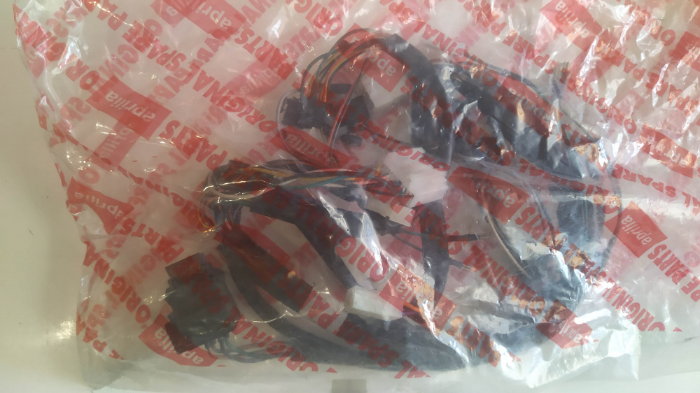 cablaggio comandi con fusibili aprilia leonardo 125 / 150 ´96 - ´98