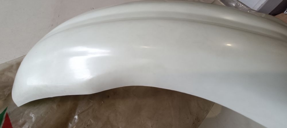 parafango anteriore bianco nuovo originale aprilia tuareg 125 ´85