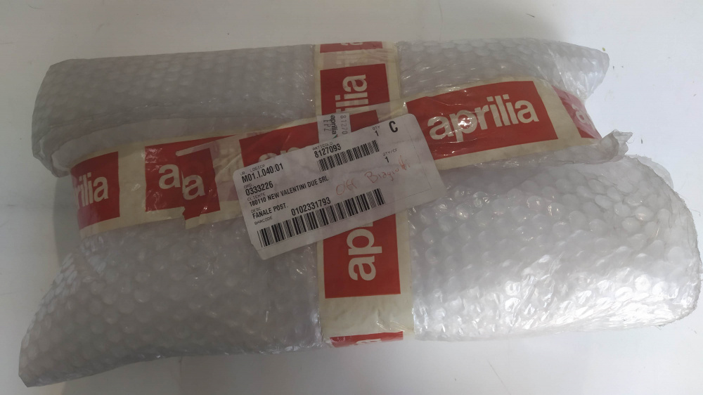 fanale posteriore completo di frecce aprilia scarabeo 125-150-200 ´99 - ´04