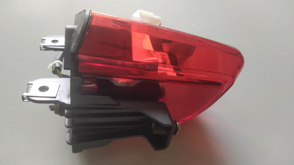fanale posteriore vedi ap8127682 aprilia rsv r - factory - dream 1000 2004-2008