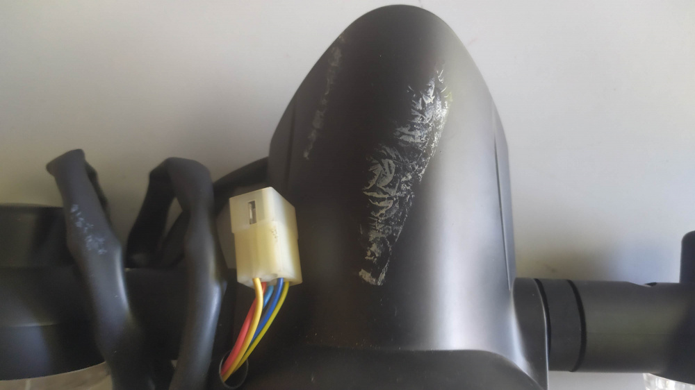 fanale posteriore v.nero diabl - tracce di nastro adesivo -