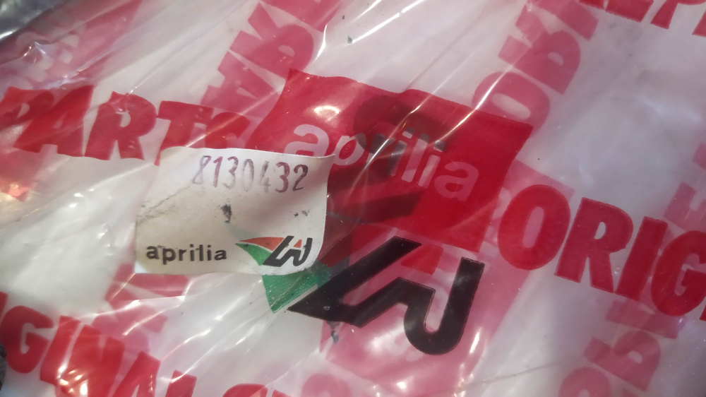 paratia interna dx aprilia af1 304 125 ´87