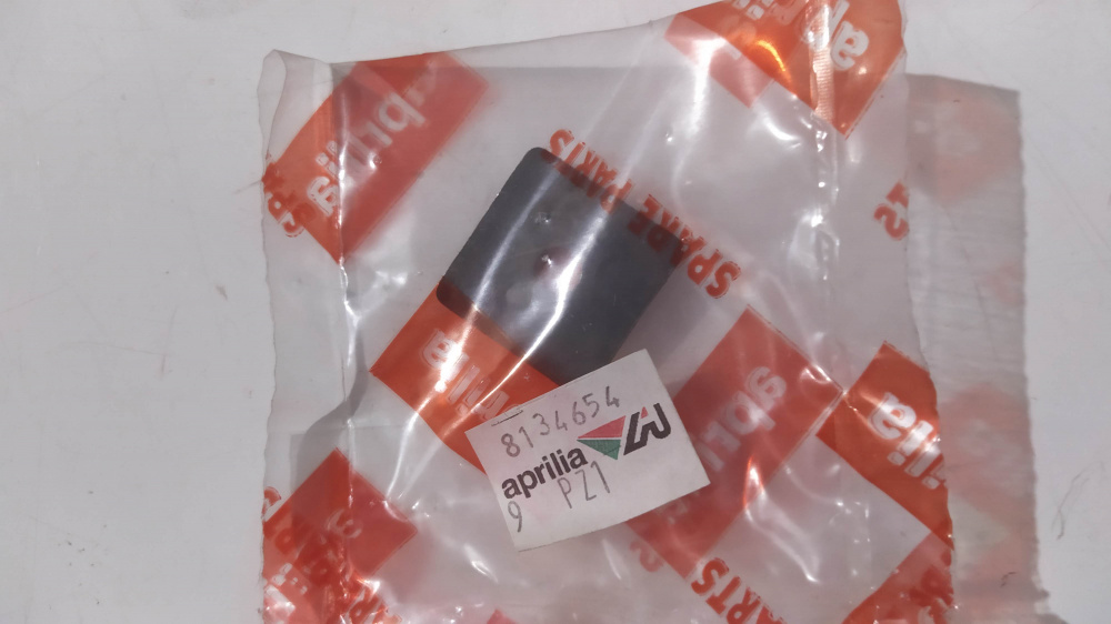 piastrina cinghia passeggero aprilia