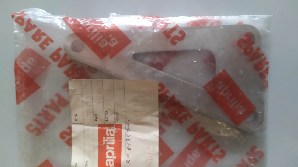 piastra att.cilindro-telaio dx