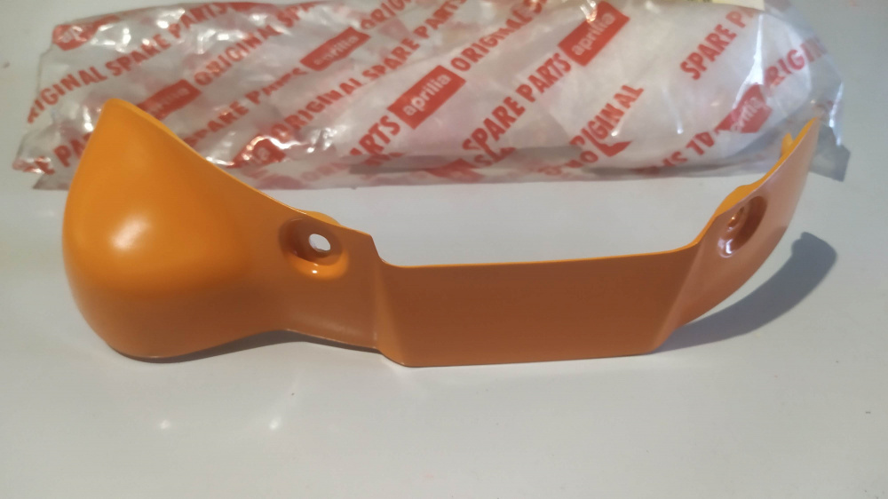 coperchio serbatoio arancio aprilia moto 6.5