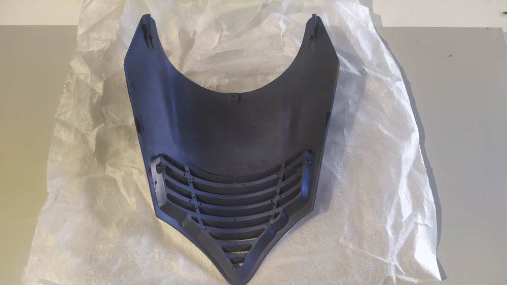 cofano anteriore v.azzurro mi. aprilia leonardo 125/150 ´96 - ´98