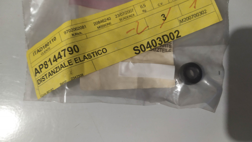 distanziale elastico vedi 841782