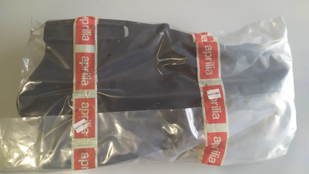 plastica sottosella aprilia rs 125 ´99
