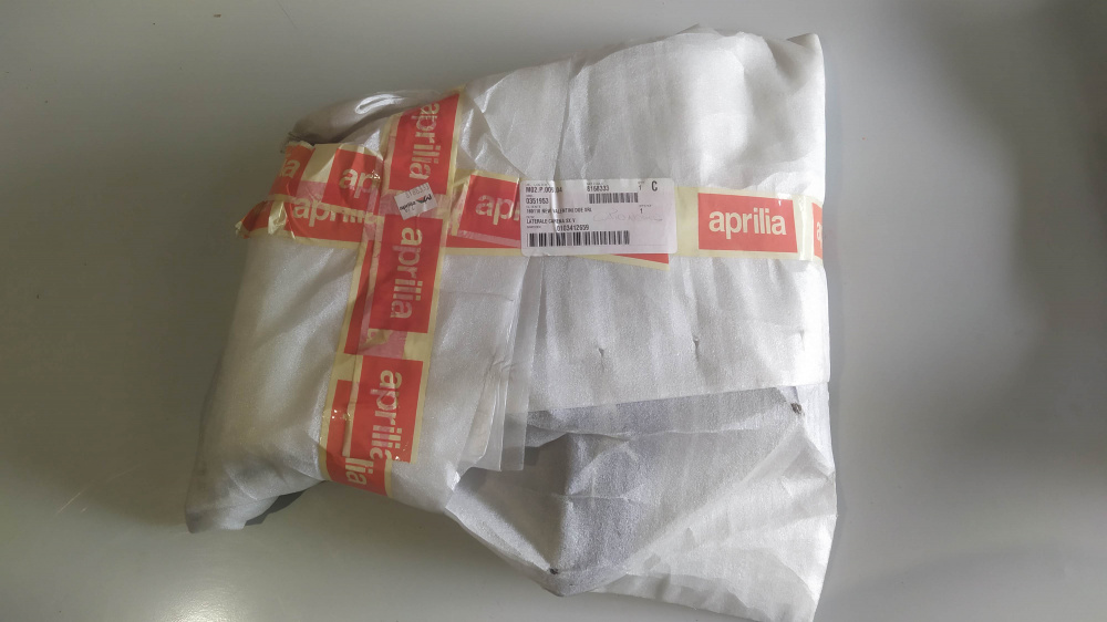 laterale carena sx v.blu univ.aprilia caponord 1000 etv, 2001, 2003