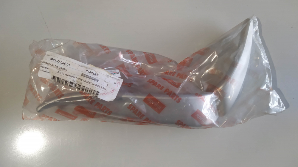 paracolpi dx grigio aprilia leonardo 125/150/250/300 dopo ´00