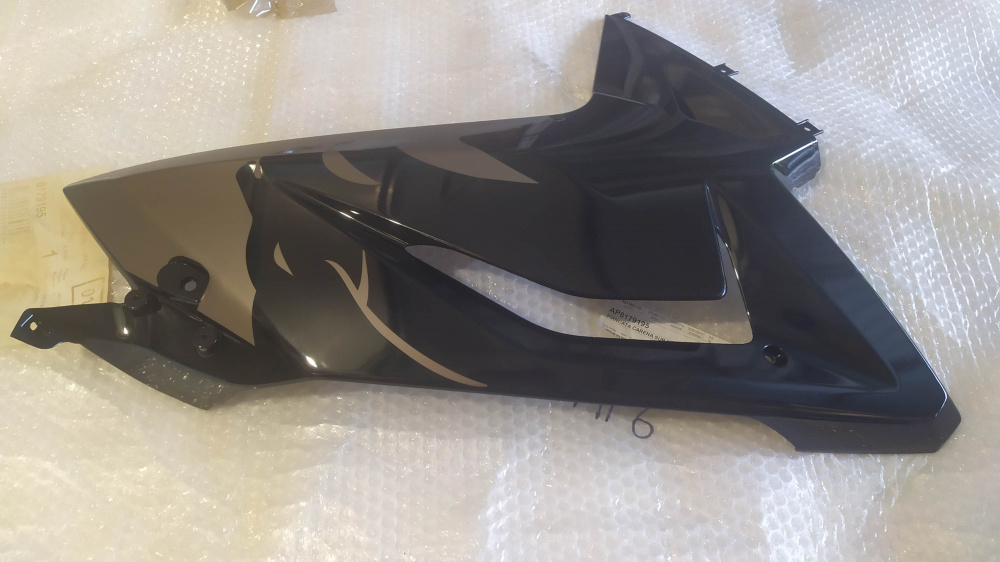 carena anteriore superiore dx nera aprilia rs 125 ´06