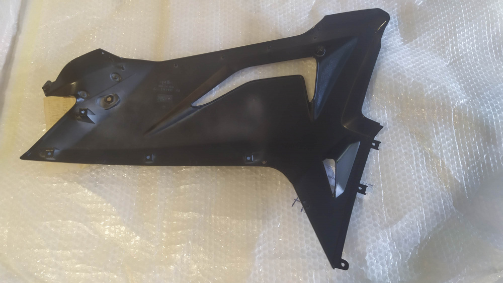 carena anteriore superiore dx nera aprilia rs 125 ´06