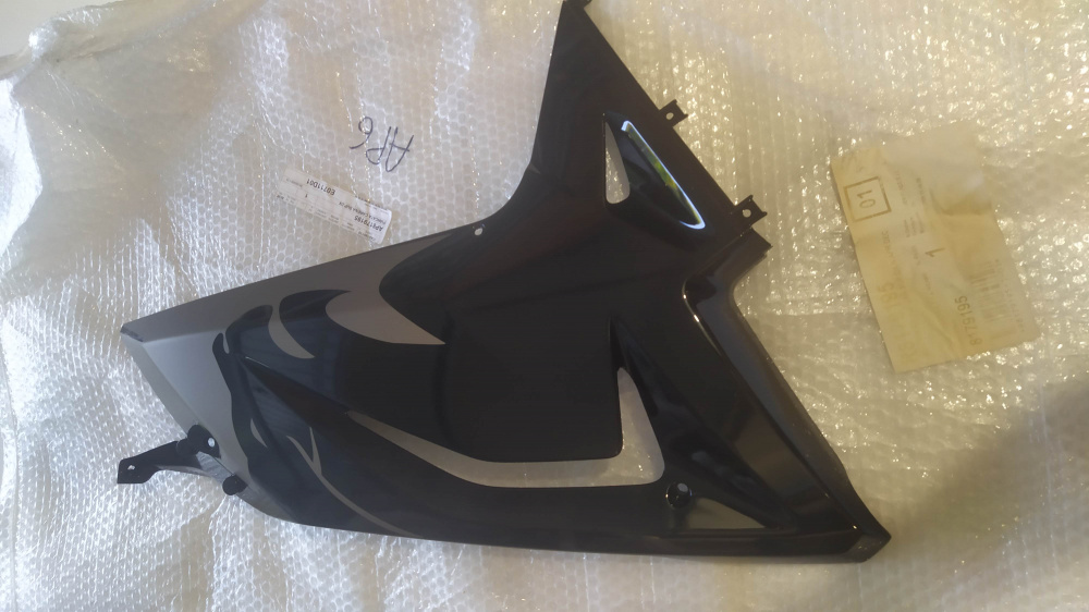 carena anteriore superiore dx nera aprilia rs 125 ´06