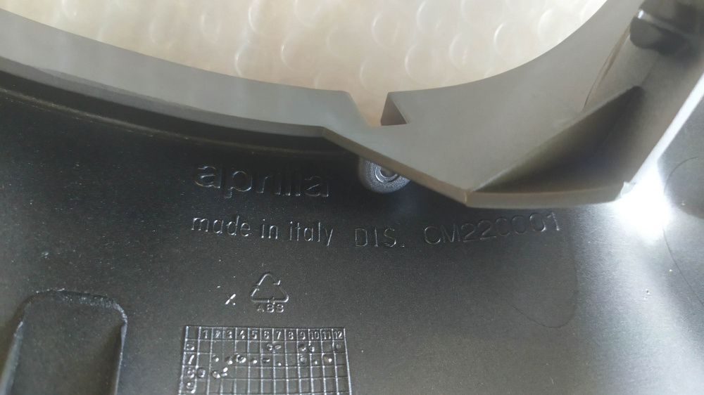 coprimanubrio anteriore grigio piombo aprilia scarabeo 50 / 100 ´06