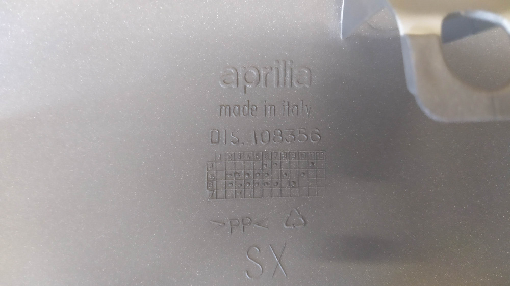 sottopianale sx grigio aprilia sportcity 125/200/250 ´06 - ´08