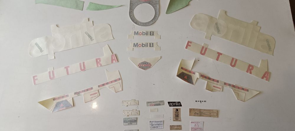 serie adesivi completi originali aprilia futura 50