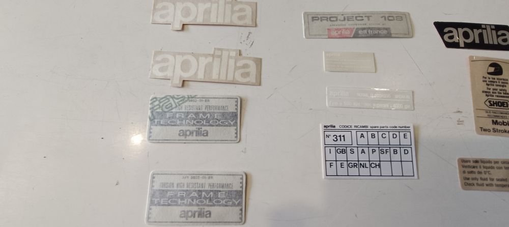 serie adesivi completi originali aprilia futura 50