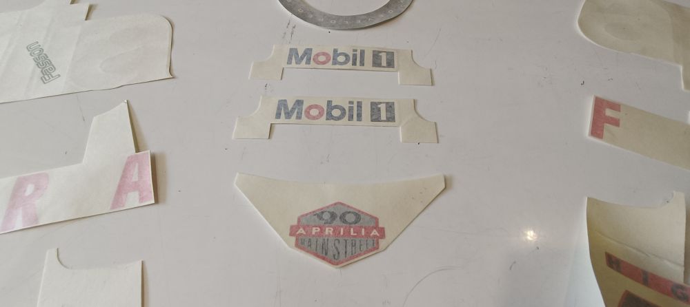 serie adesivi completi originali aprilia futura 50