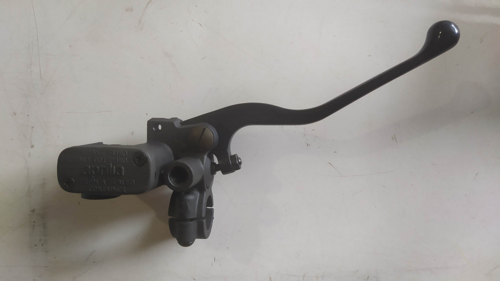 pompa freno anteriore d.11