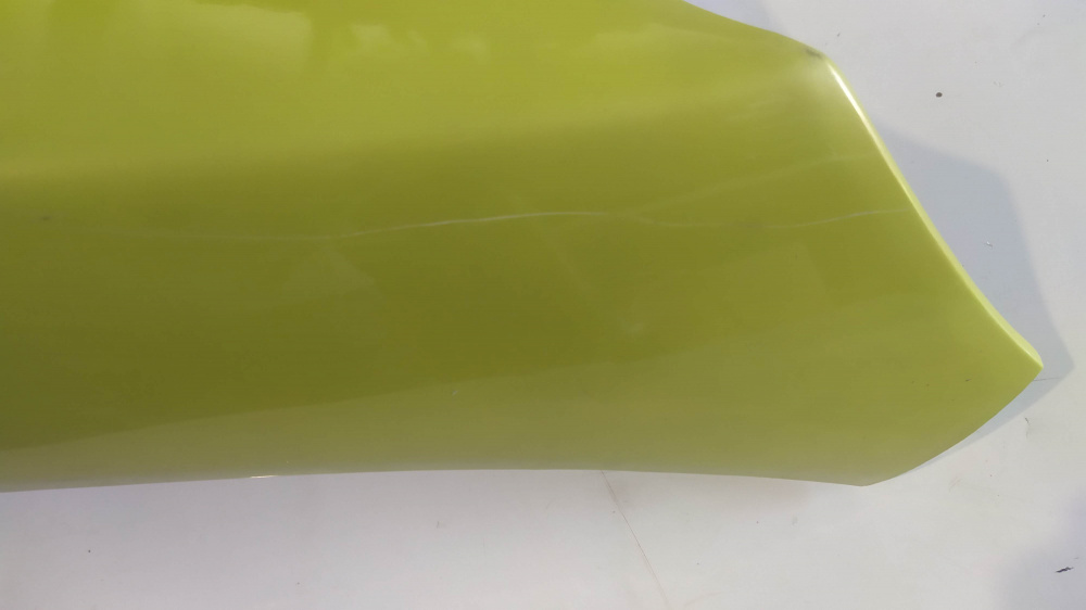 spoiler inferiore giallo aprilia amico gl-gle ´93 - ´95 - leggeri graffi da stoccaggio -