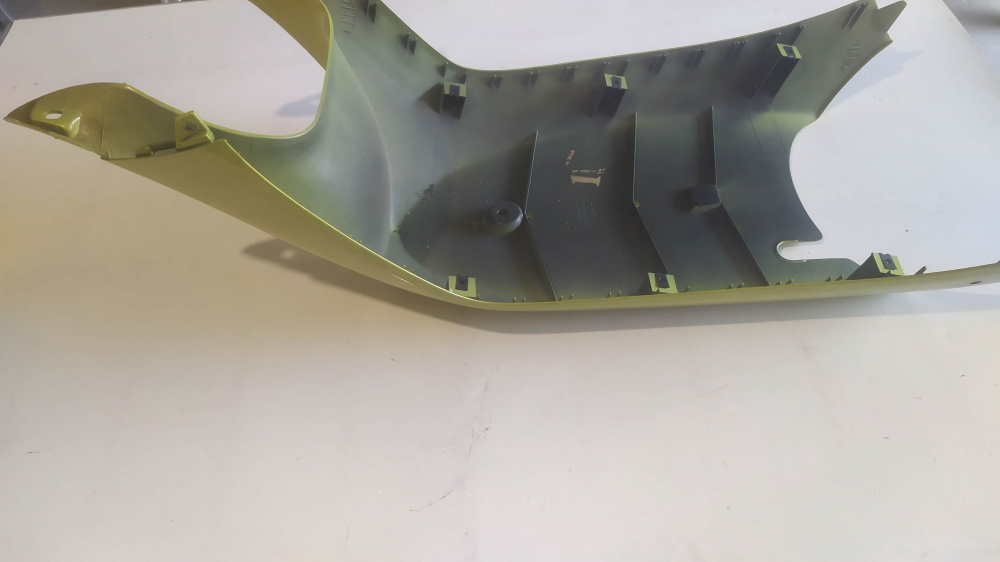 spoiler inferiore giallo aprilia amico gl-gle ´93 - ´95 - leggeri graffi da stoccaggio -