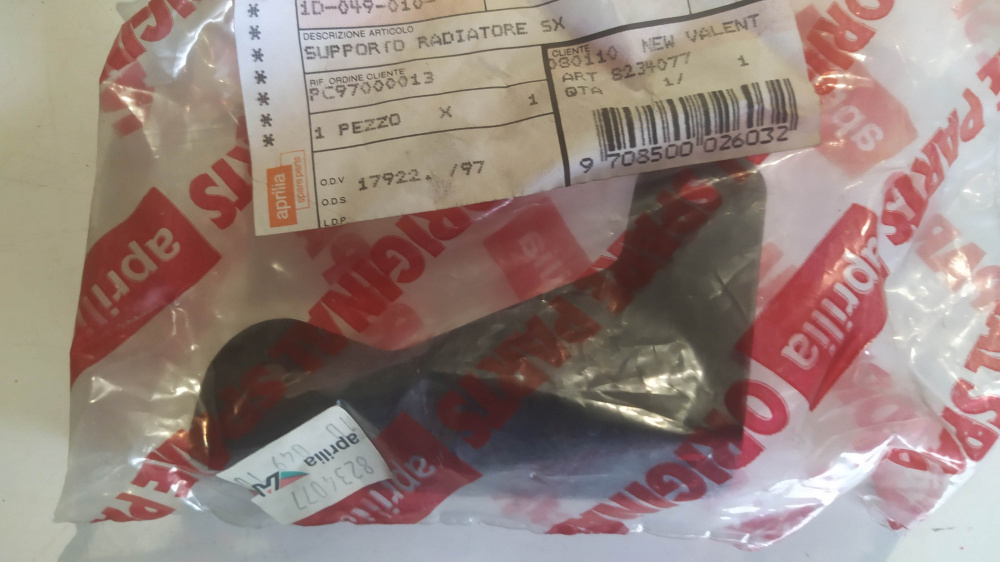 supporto radiatore sx