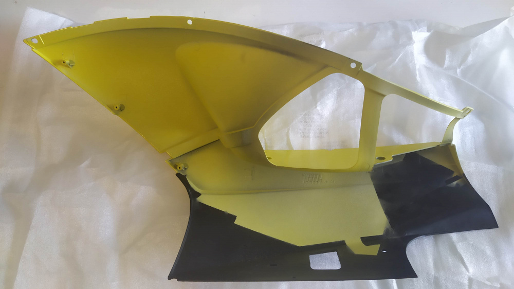 carena anteriore dx 102431 gialla aprilia area 51