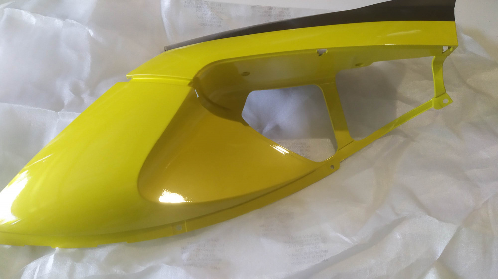 carena anteriore dx 102431 gialla aprilia area 51