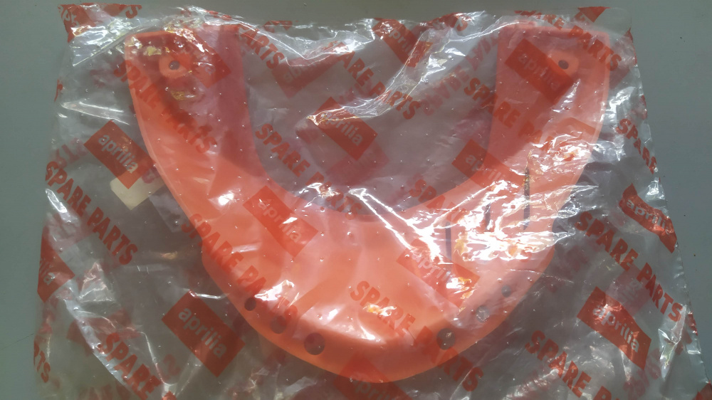 mascherina sup.cofano arancio
