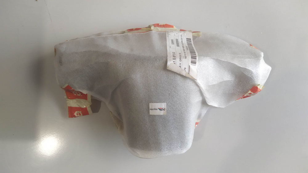 coperchio manubrio grigio oslo aprilia scarabeo 50 2t ´00